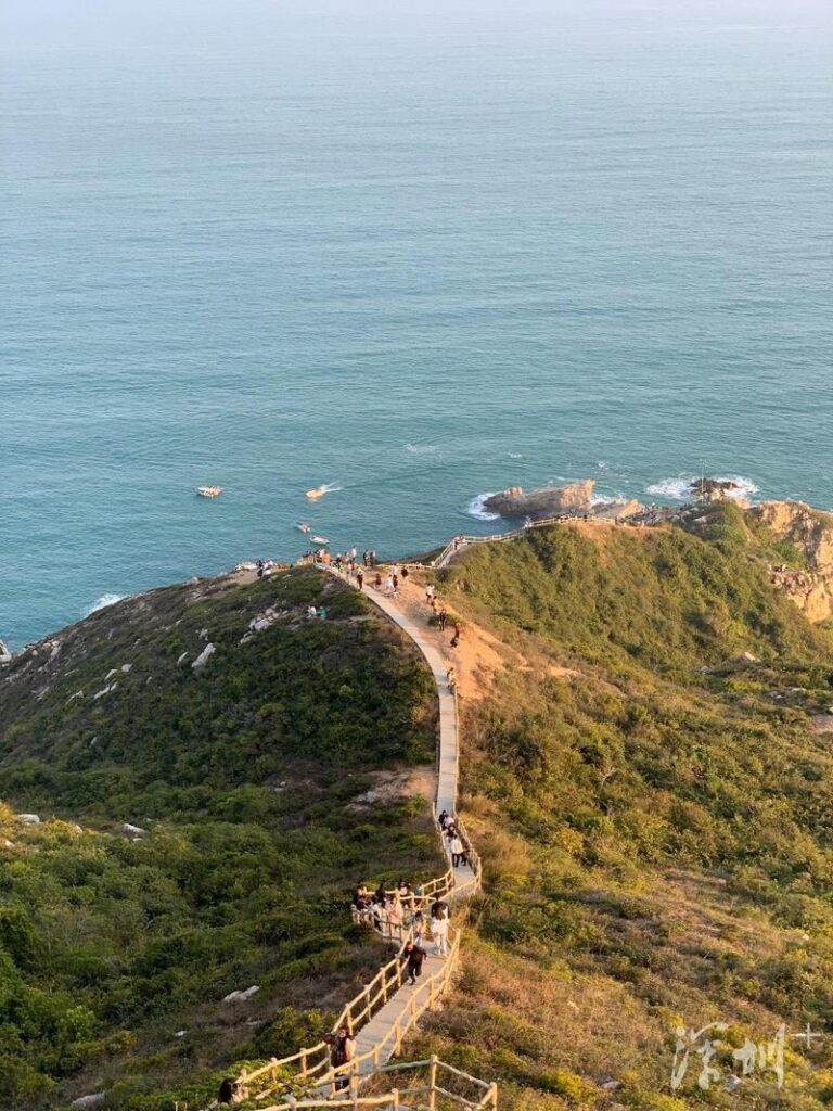 Dongchong-Xichong Coastal Trail: Hike Through China’s Most Beautiful Coastline