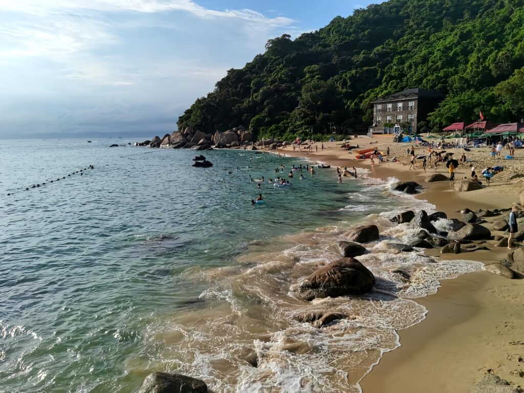 Yougan Bay Coastline: A Hidden Glass Sea Paradise in Shenzhen