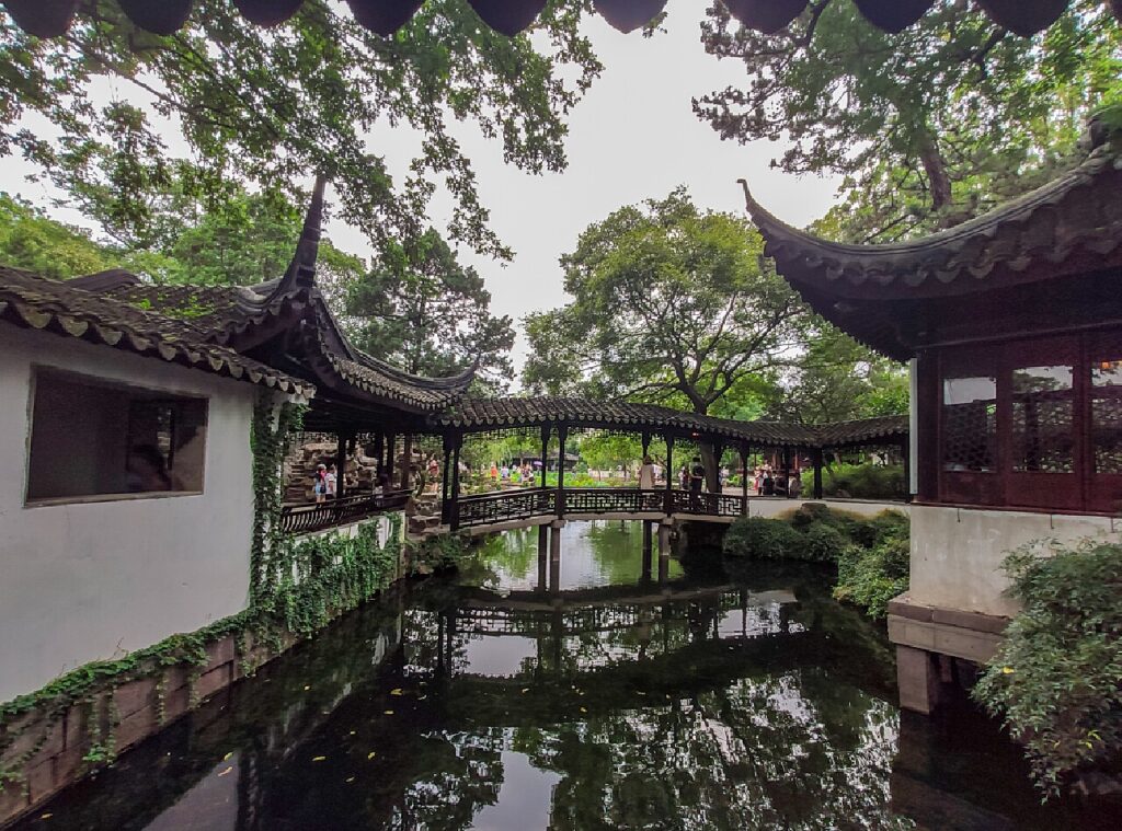 Traditional Chinese Gardens – An Oriental Wonderland with Scenery at Every Step