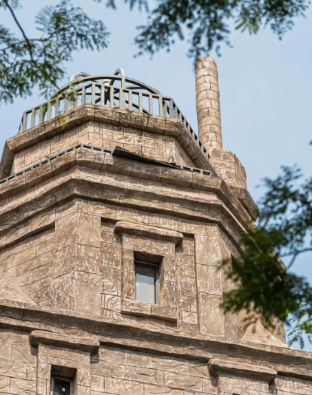 深圳烟墩山国际友好公园：山海间的灯塔诗行