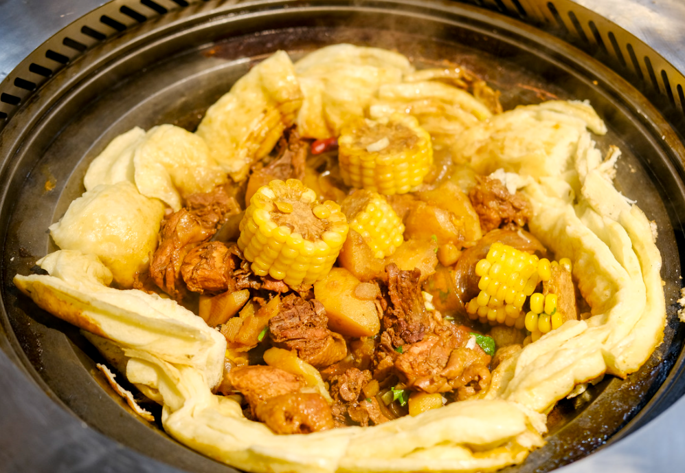 A Feast of Flavors in the Mortal World