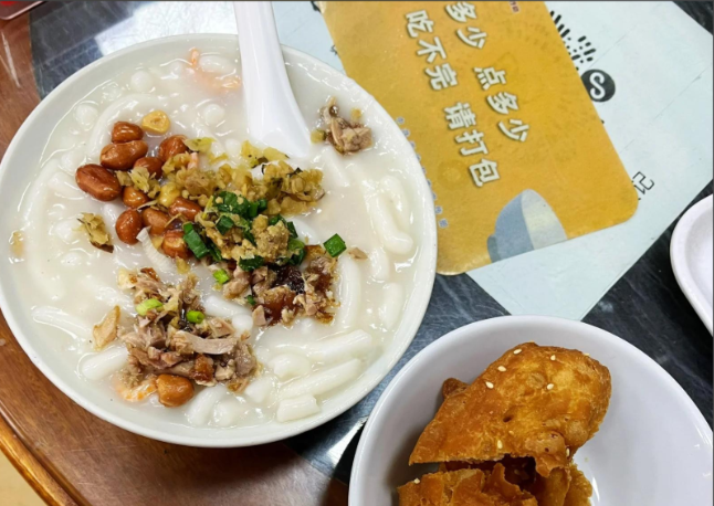 The Taste of Time in Rice Noodles: The Century-Old Inheritance and Urban Warmth of Shenzhen Gongming Laisifen