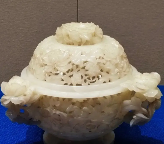 Beijing Imperial Jade Carving: A Millennium of Craftsmanship in Jade
