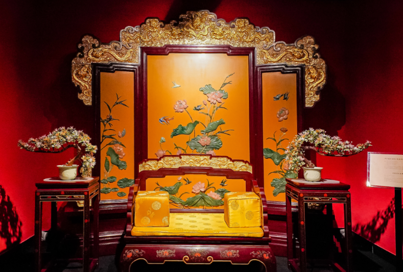 金漆嵌彩映宫华：北京金漆镶嵌的千年匠心与传承