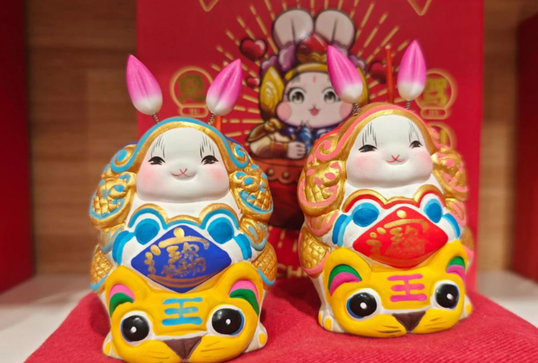兔影凝香藏民俗：北京兔儿爷的泥塑匠心与中秋雅韵