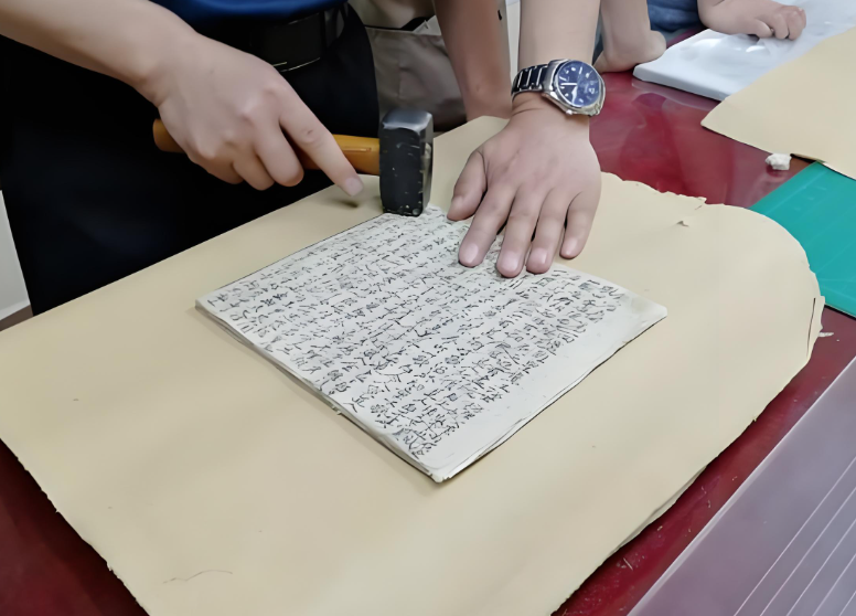 Rongbaozhai Mounting and Restoration: An Intangible Heritage of Preserving Chinese Calligraphy and Painting-Dgcity-Discover Great Chinese City