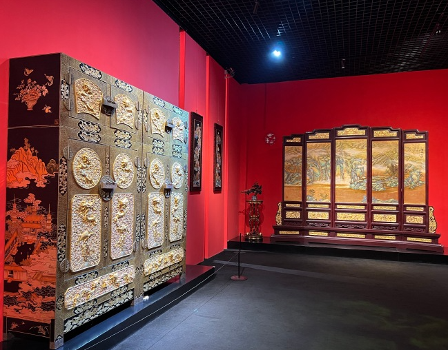 Beijing Gold Lacquer Inlay and Lacquering Craft: Intangible Heritage of Imperial Elegance-Dgcity-Discover Great Chinese City