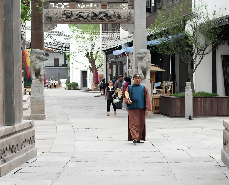 一袭袍褂藏京韵——北京传统服饰体验全攻略