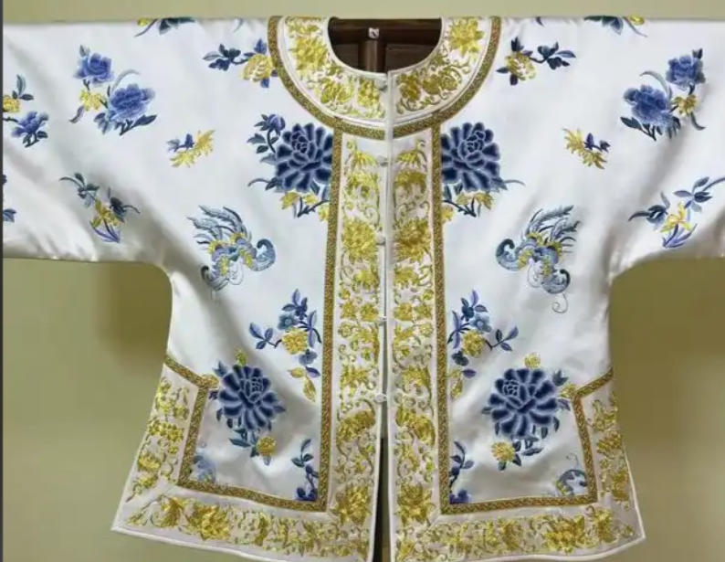 Desheng Jacket: A Foreign Traveler’s Guide to Beijing’s Centuries-Old Traditional Attire