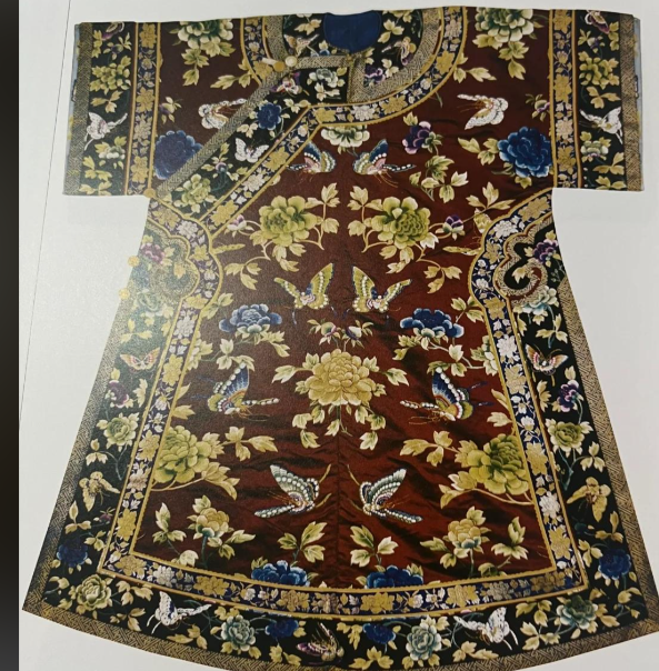 Changyi Robe: A Guide to Qing Dynasty Noble Attire in Beijing