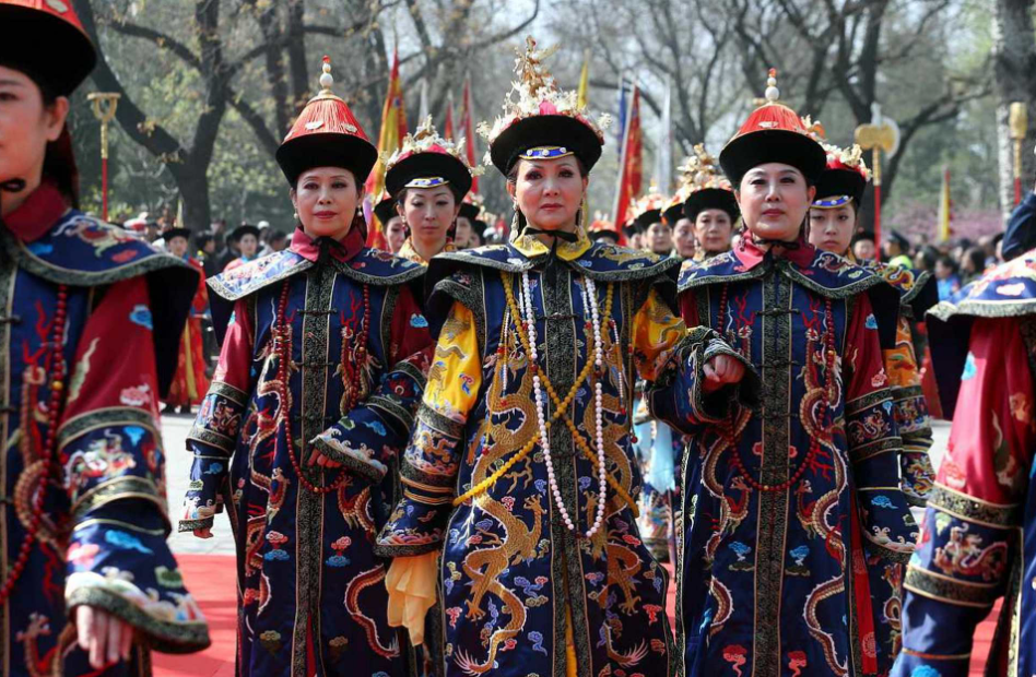 Niujie’s Traditional Hui Costumes: A Guide to Beijing’s Islamic Cultural Attire
