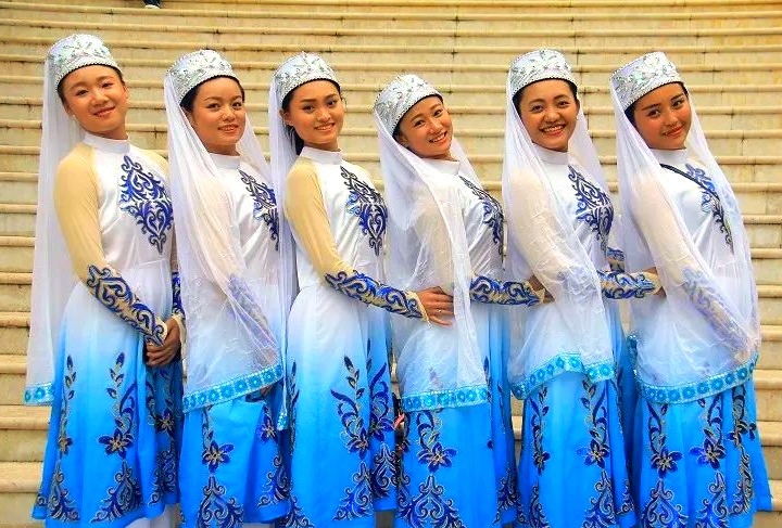 Niujie’s Traditional Hui Costumes: A Guide to Beijing’s Islamic Cultural Attire