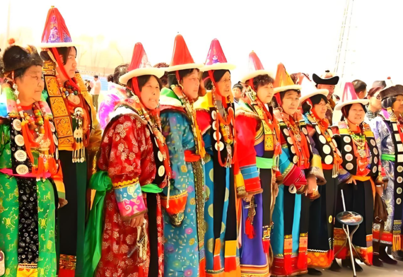 Mongolian Traditional Costumes: Grassland Finery in Beijing-Dgcity-Discover Great Chinese City