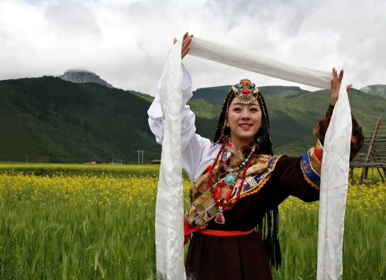 藏袍缀珍宝 京馆藏高原——藏族传统服饰体验全攻略-Dgcity-Discover Great Chinese City