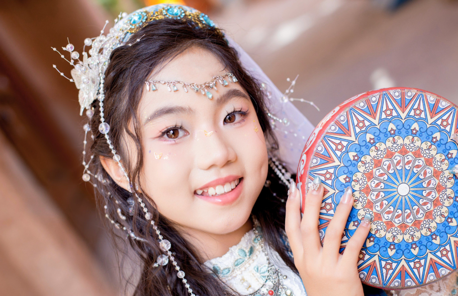 Uyghur Costumes: Silk Road Elegance in Beijing