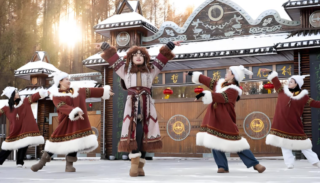 鱼皮裁霓裳 渔猎绘图腾——赫哲族服饰体验全攻略