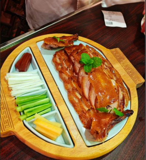 北京烤鸭深度指南：解锁中华国菜的百年风味与地道吃法