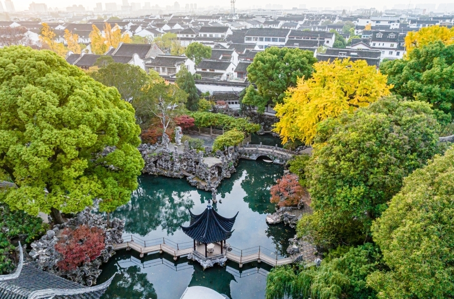 Chinese Classical Gardens: A Symbiotic Realm of Nature and Humanities