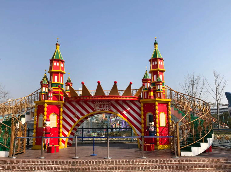 上海海昌海洋公园——潜入深蓝秘境，邂逅极地萌趣与海底奇观