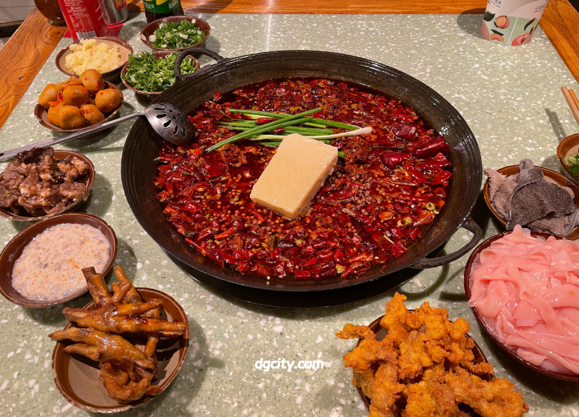 Explore the Flavor of Mountain City, Ultimate Guide to Chongqing Hot Pot-Travel China - 旅行中国