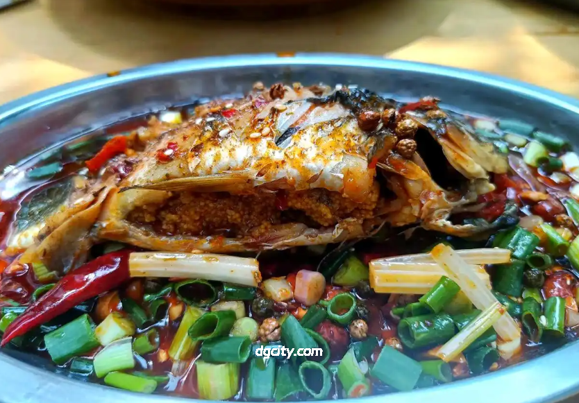 Dazu Youting Crucian Carp – A Taste of Bashu’s Riverside Cuisine Heritage-Travel China - 旅行中国