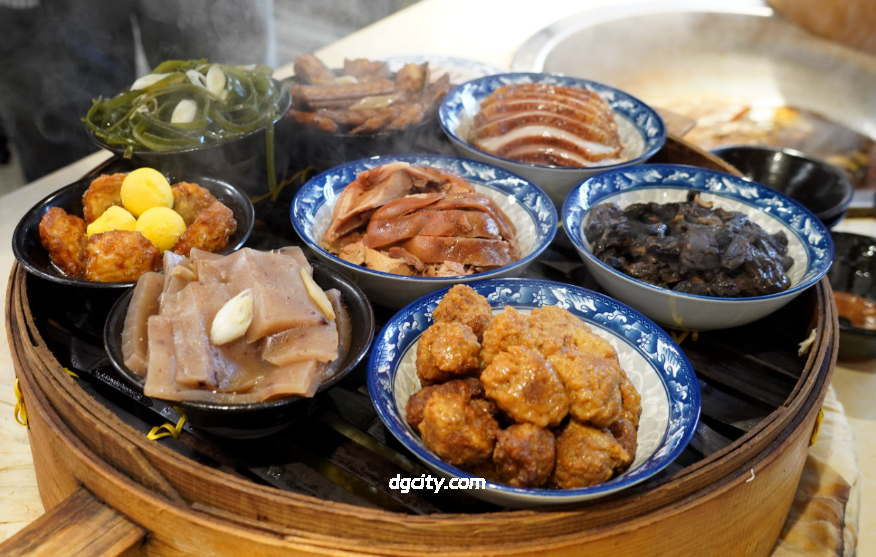 A Complete Guide to Chongqing Tujia Eight Bowls