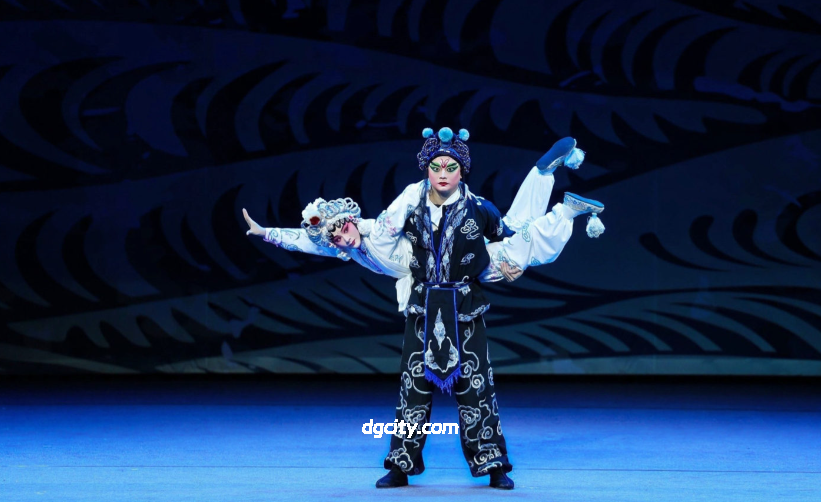 巴渝戏韵传千年，重庆川剧：藏在山水间的非遗戏曲瑰宝