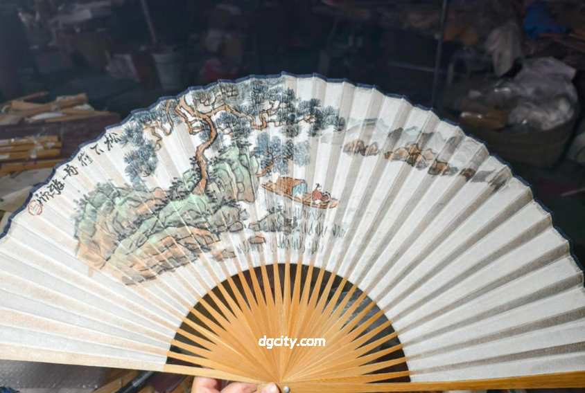 匠心筑雅扇，寸竹藏非遗——荣昌折扇制作技艺全指南
