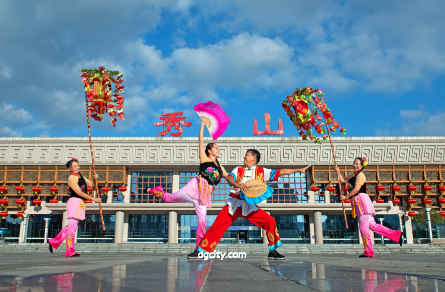 千年灯韵传边城，非遗瑰宝秀山花-Travel China - 旅行中国