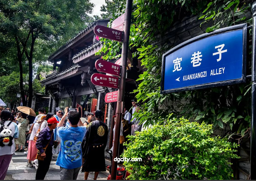 Complete Guide to Chengdu Kuanzhai Alleys – A Century-old Ancient Alley in Sichuan