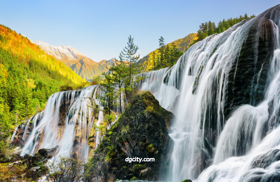 Jiuzhaigou: A Fairyland Carved by Nature