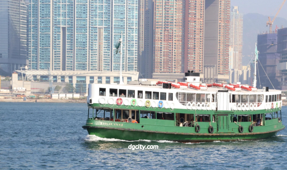 A Century of Ferry Romance: Hong Kong Star Ferry Guide for Foreign Tourists