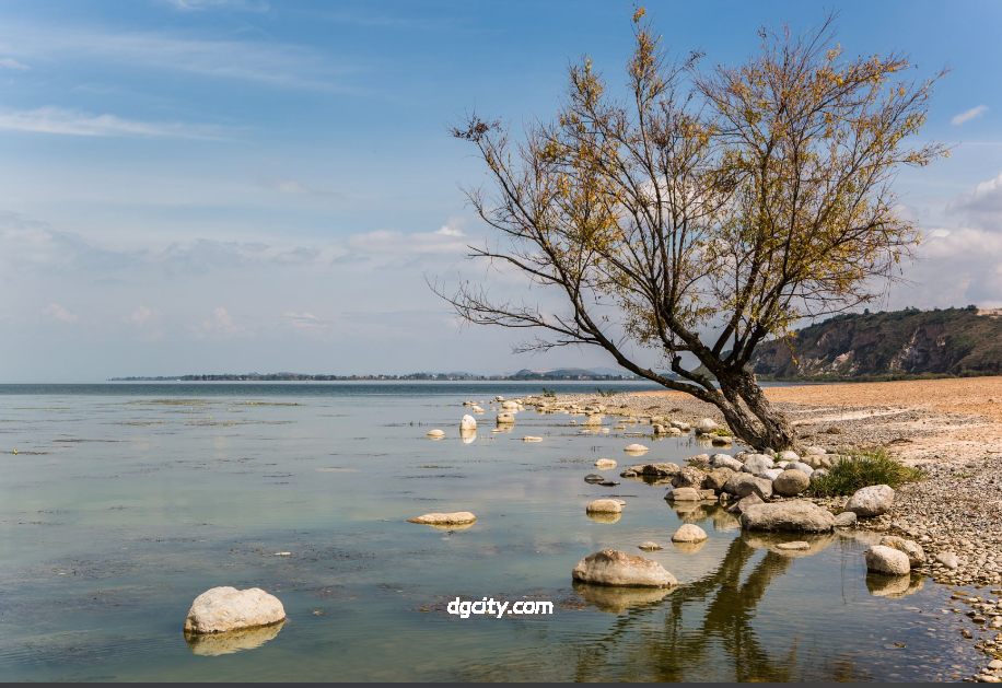 Experience Dianchi Lake Kunming: Largest Freshwater Lake in Yunnan