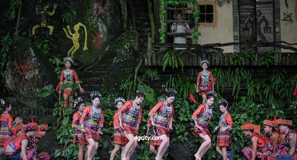 Visit Yunnan Ethnic Village: Cultural Hub of 25 Minority Groups