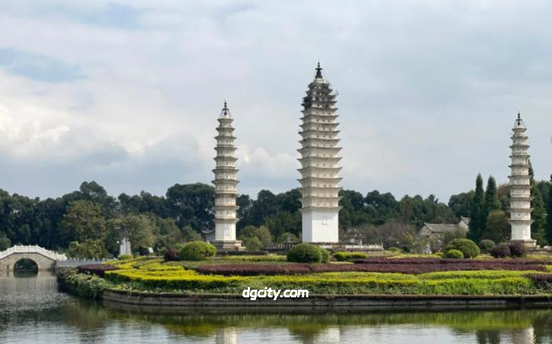 Marvel at Three Pagodas Dali: Iconic Buddhist Landmark Since Tang Dynasty-Travel China - 旅行中国
