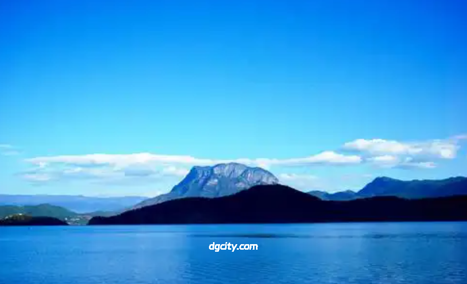 Experience Lugu Lake: ‘Mother Lake’ & Mosuo Matriarchal Culture