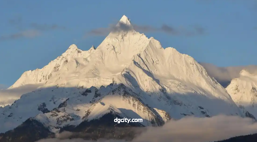 Witness Meili Snow Mountain: Sacred ‘Prince of Snow Mountains’ Sunrise