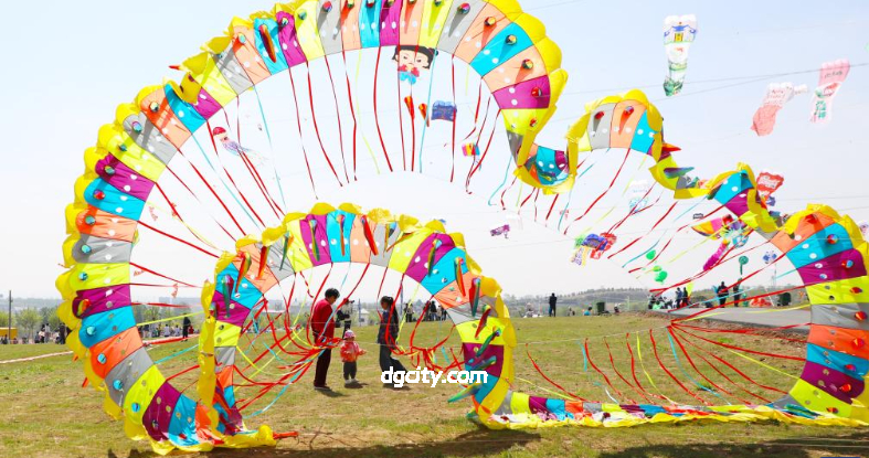 Shandong Weifang kites Mastery-Travel China - 旅行中国