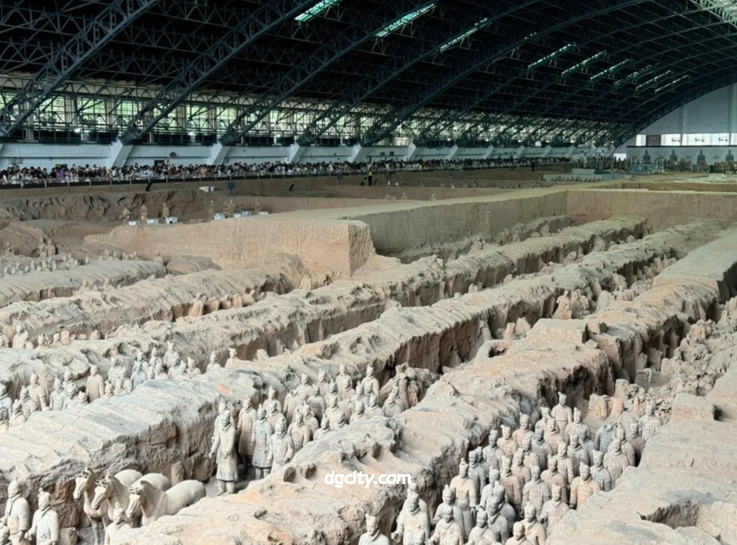 Traditional Xi’an terracotta replicas of Shaanxi