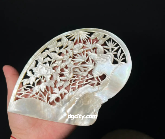 shell crafts in Hainan: Cultural Heritage: Traditional Skills-Travel China - 旅行中国